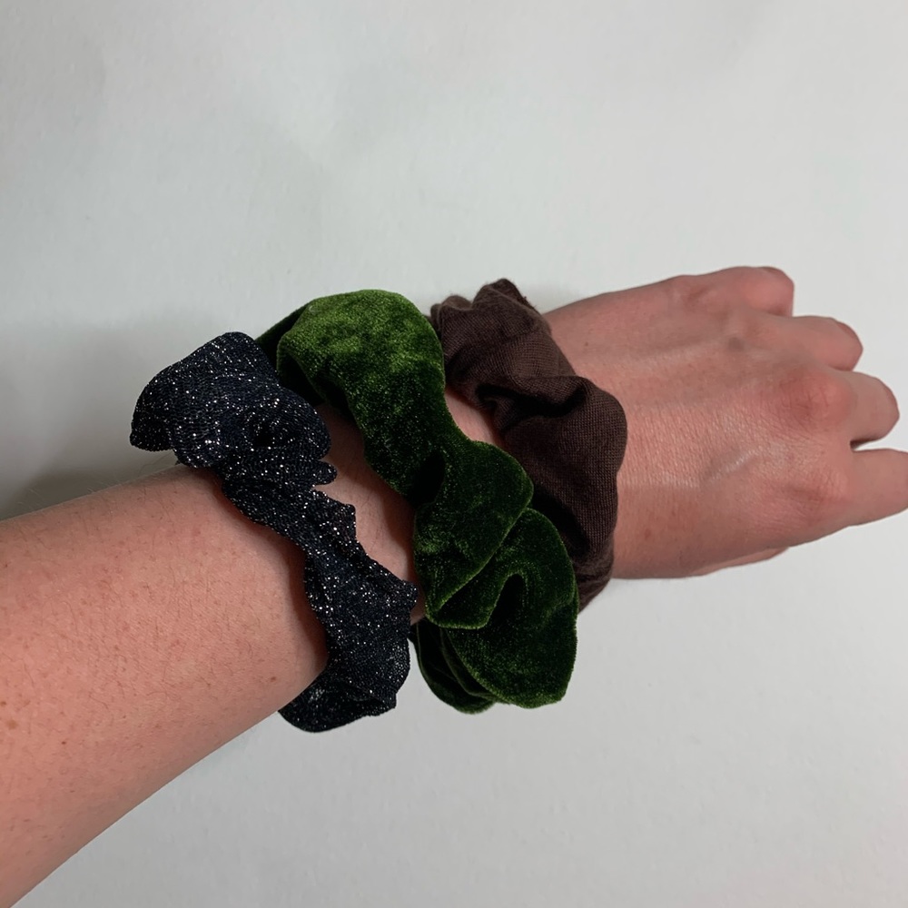 Dark Color Scrunchie Set - Picture 2 of 4